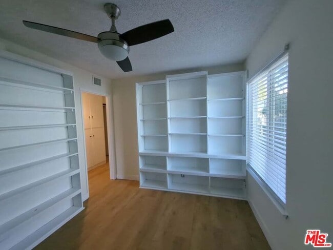 Building Photo - 6656 Swan St