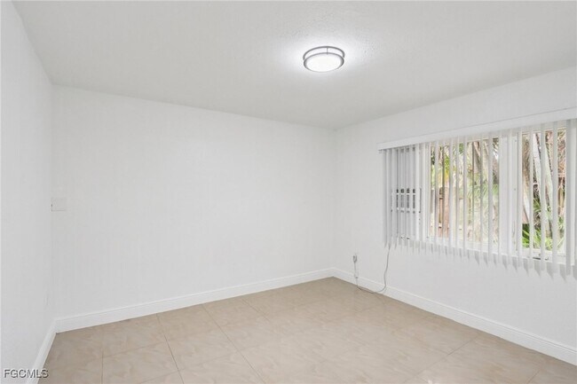 Building Photo - 89 Cabana Ave