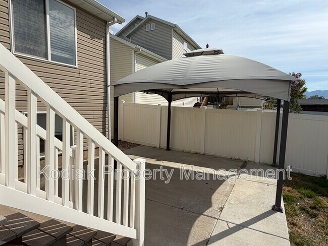 Building Photo - 3601 W 800 S