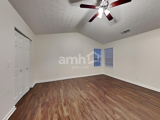 Building Photo - 3471 Erin Glen NW