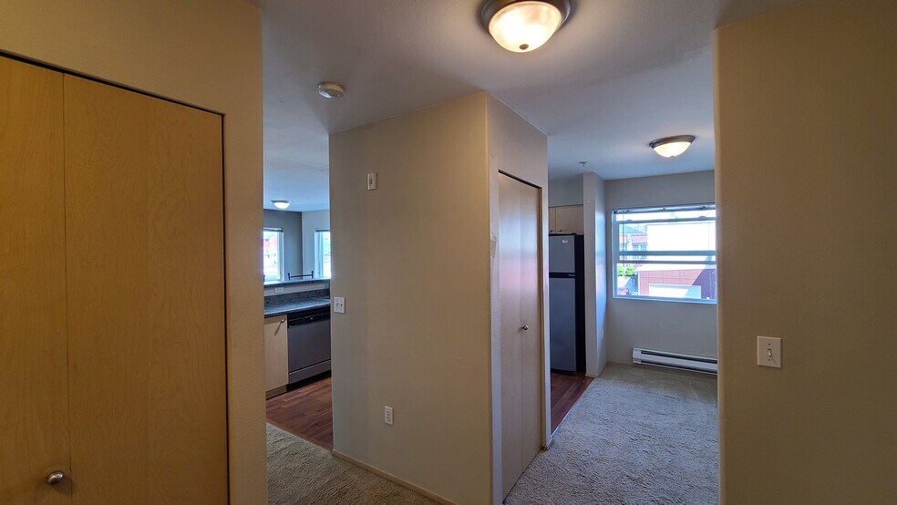 Entry looking Into Flex Area - 2824 Grand Ave