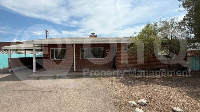 Primary Photo - 2212 E La Mirada St