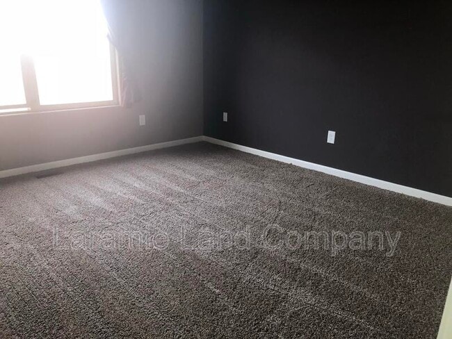 Building Photo - 1219 E Symons St