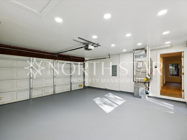 Building Photo - Lake Oswego Home for Lease – Fully Remodeled