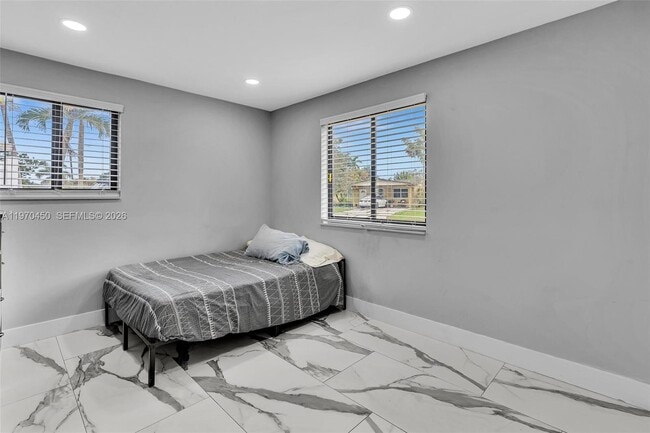 Building Photo - 6781 Franklin St