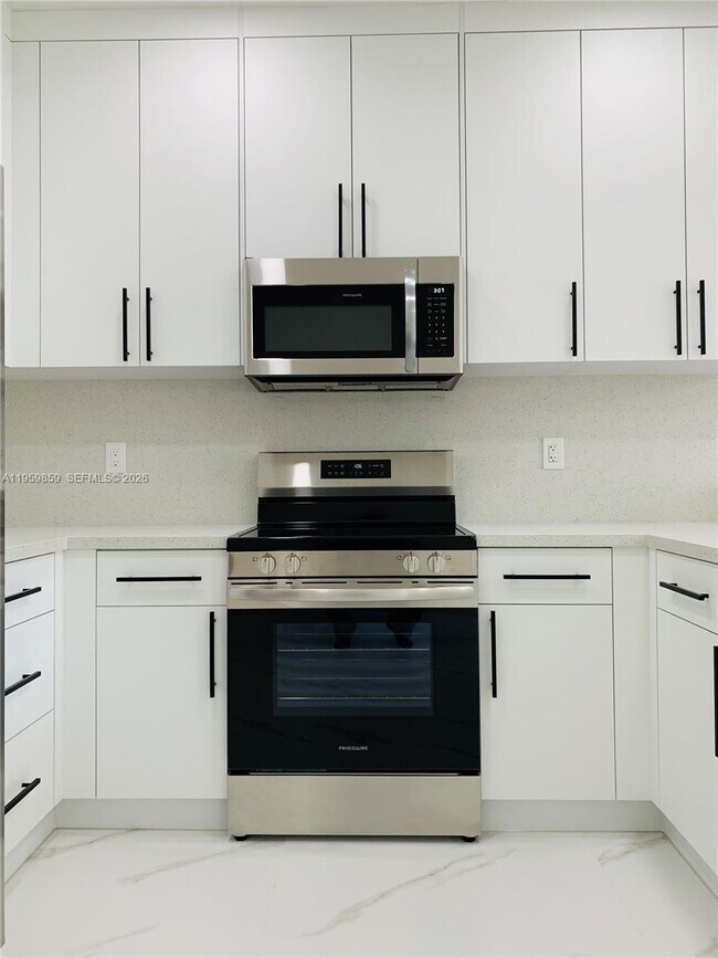 Building Photo - 7050 NW 177th St