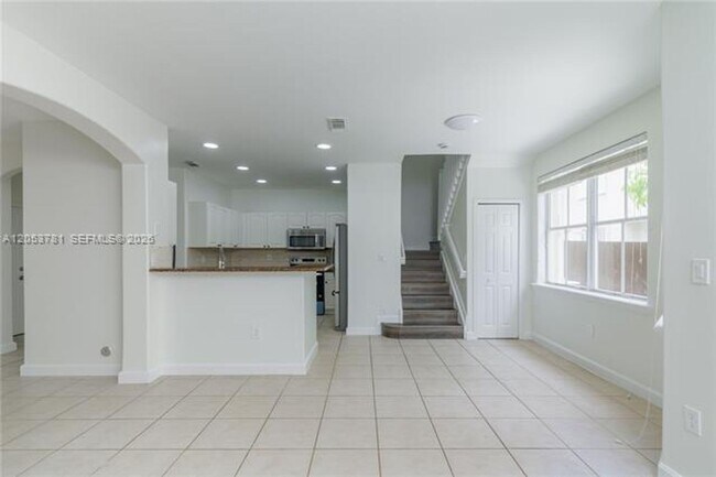 Building Photo - 3126 NW 101st Ct