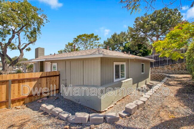 Building Photo - 9105 Rosedale Dr
