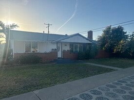 Building Photo - 833 S Westvale Dr