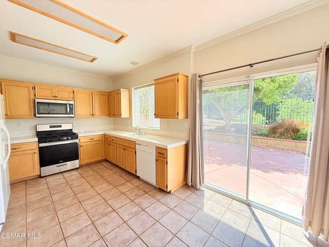 Building Photo - 559 Yarrow Dr