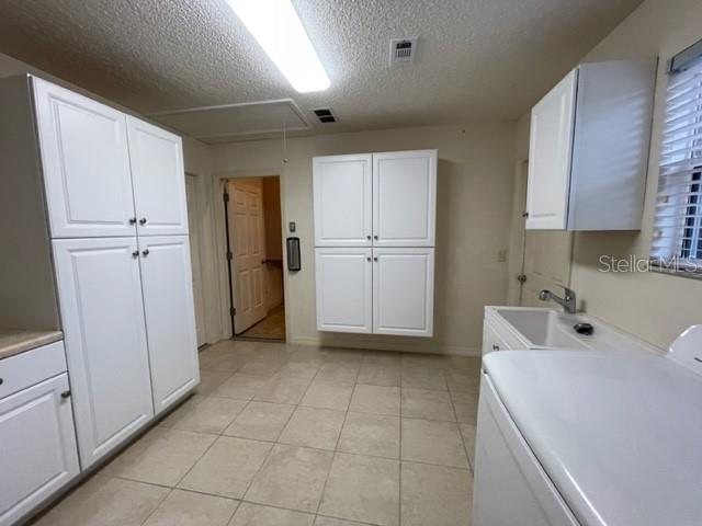 Building Photo - 1704 Lisette Way