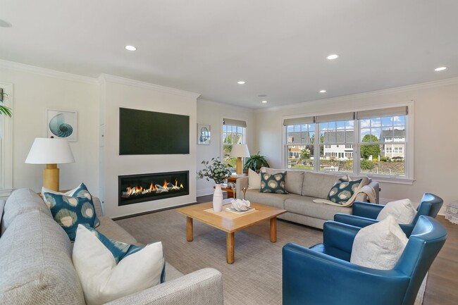 Building Photo - 1810 Fairfield Beach Rd