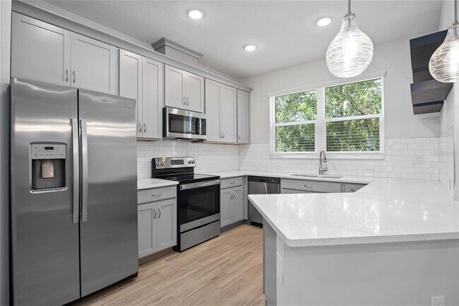 Building Photo - 3040 Via Sienna Cir
