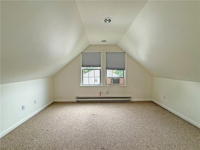 Building Photo - 2 Beatrice Ln