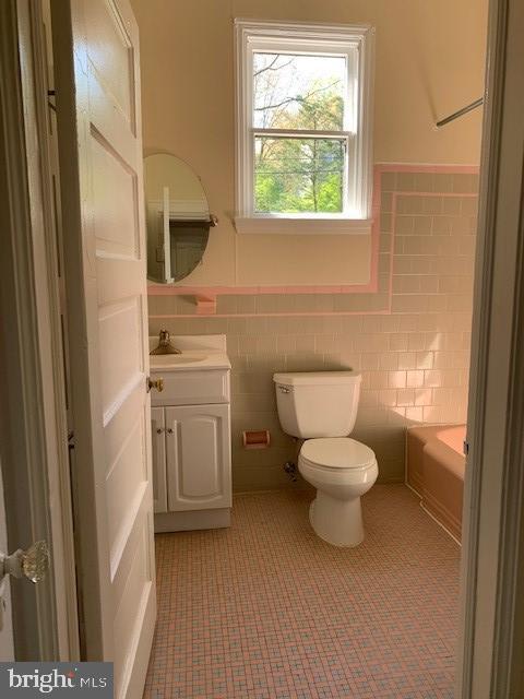 Building Photo - 2015 W Rogers Ave