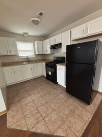 Building Photo - 7456 S Stewart Ave