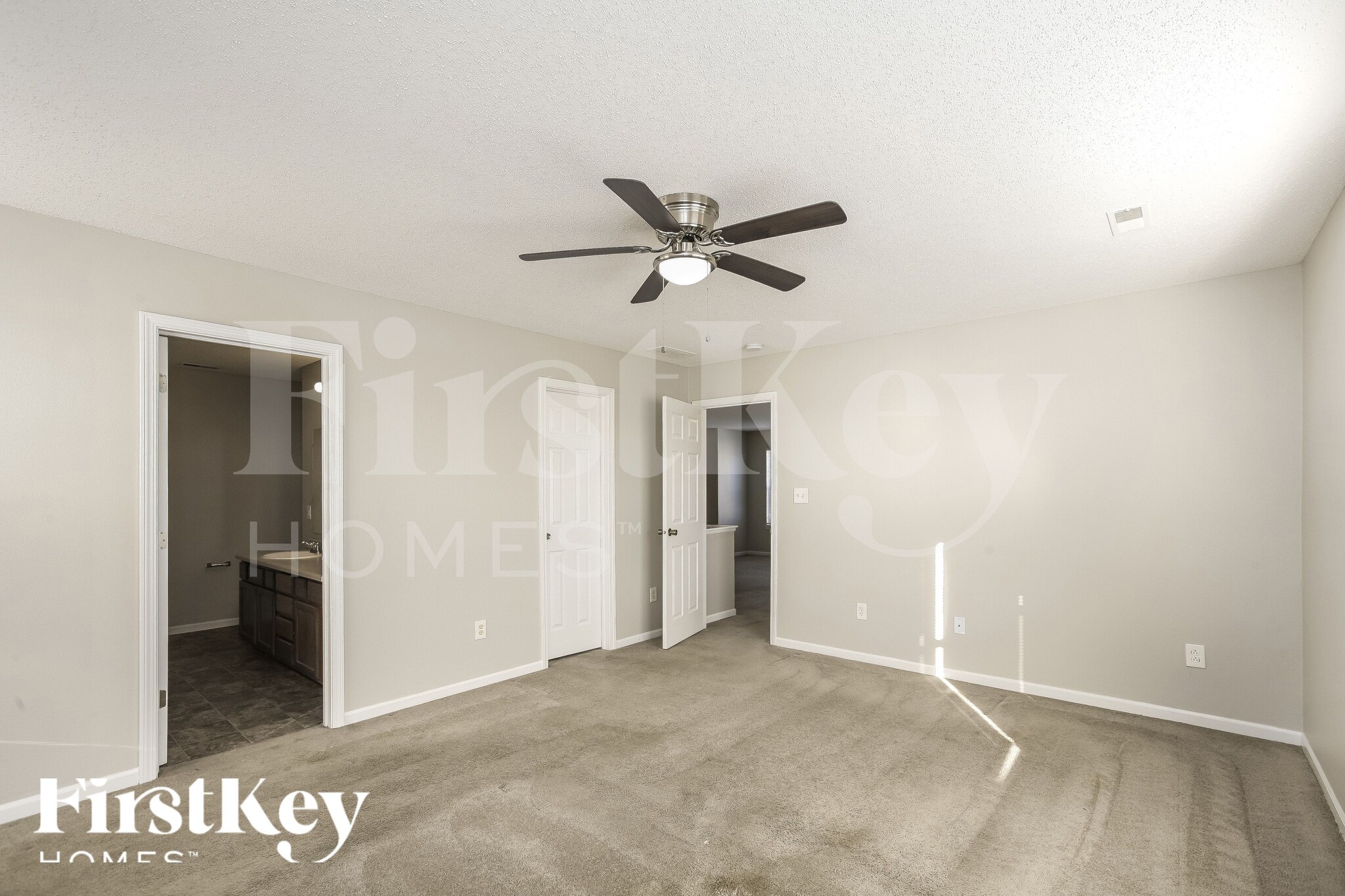 Building Photo - 1451 Round Lake Rd