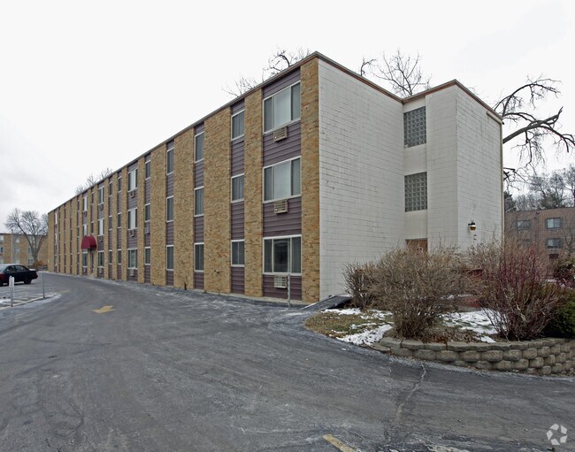 Building Photo - Shady Lawn Apartments