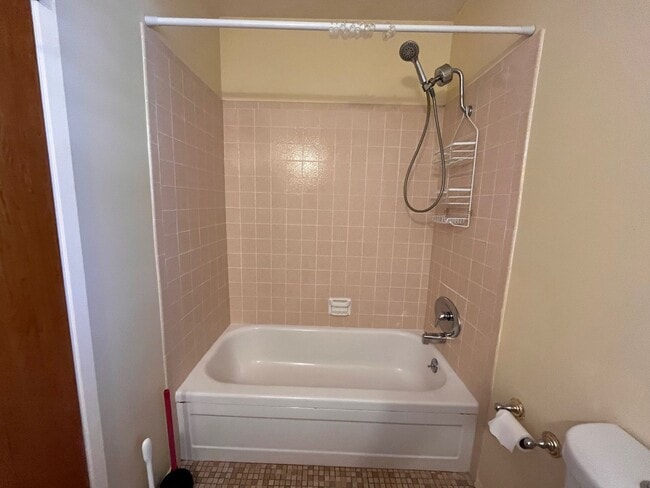 Building Photo - Spectacular Retro Home in a Rural Setting with Views and Space