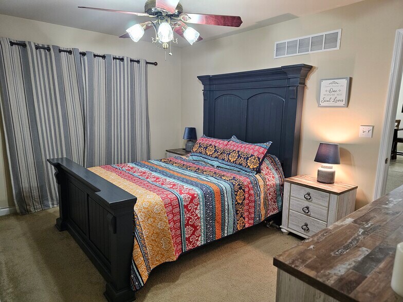 Building Photo - 615 Grayhawk Cir