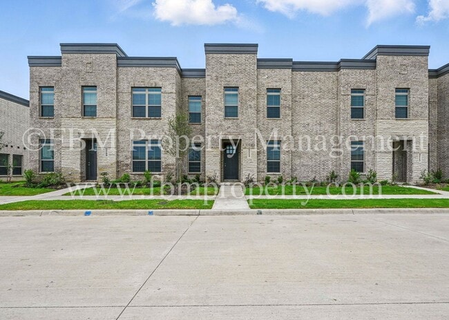 Primary Photo - 2113 Luna Dr