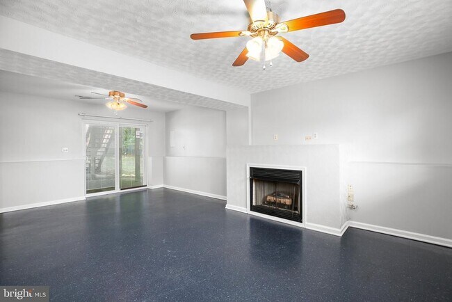 Building Photo - 7303 Sunset Ridge Ct