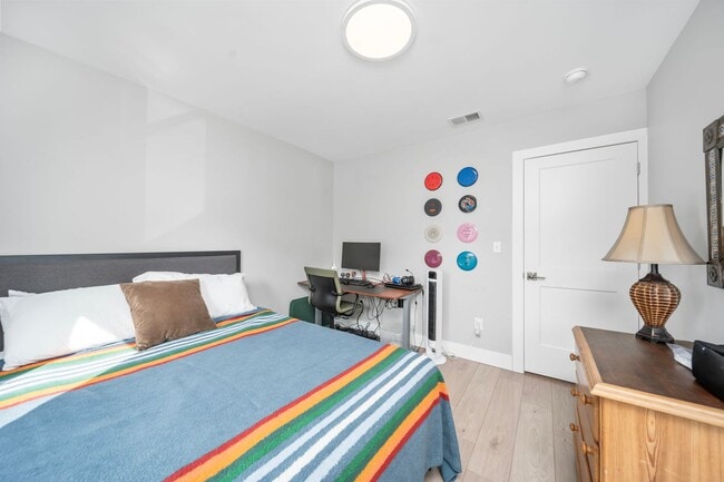 Building Photo - EAST FRANKLINTON ARTIST DISTRICT!  SUNNY NEWLY RENOVATED HOME on DOUBLE LOT