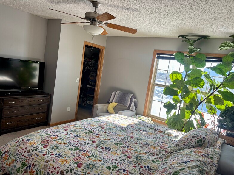 Master bedroom upper level…BR #1 with walk in closet - 22369 Lilac Way