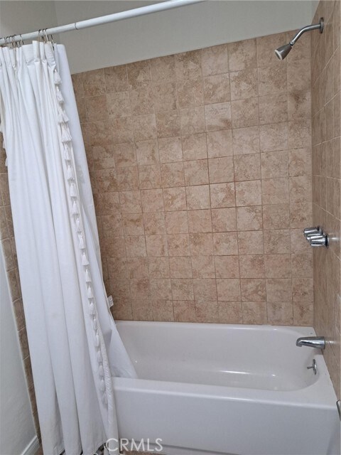 Building Photo - 3607 Crest Dr