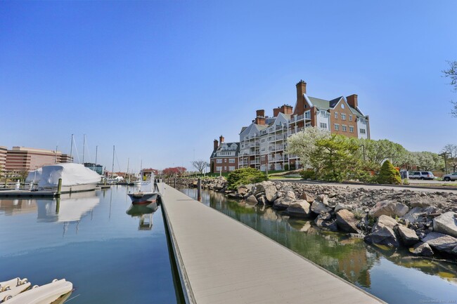 Building Photo - 43 Harbor Dr
