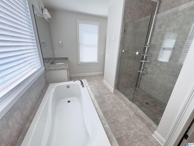 Building Photo - 4872 Heritage Hills Way