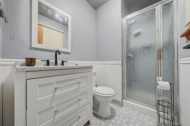 Building Photo - 383 NY-32