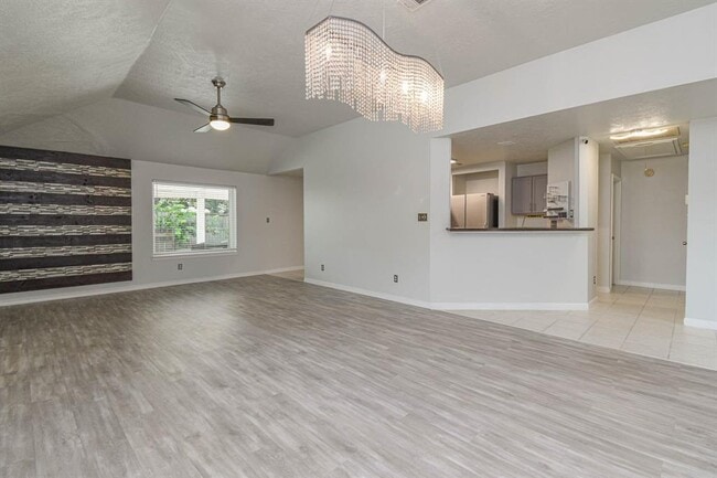 Building Photo - 8914 Emerald Heights Ln
