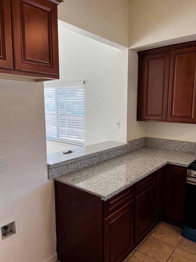 Building Photo - Newly Renovated 2 Bedroom , 1 Bath, 1600 S...