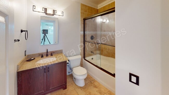 Building Photo - Beautiful 3 Bedroom Home in Huntington Beach