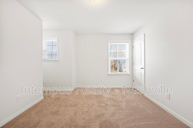 Building Photo - 2637 Miranda Dr