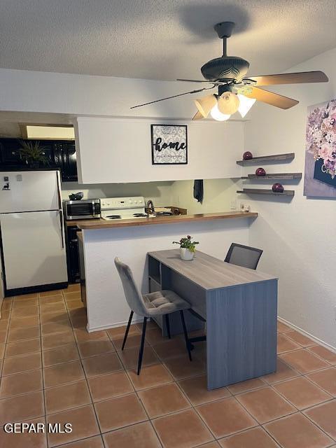 Building Photo - 6201 Escondido Dr