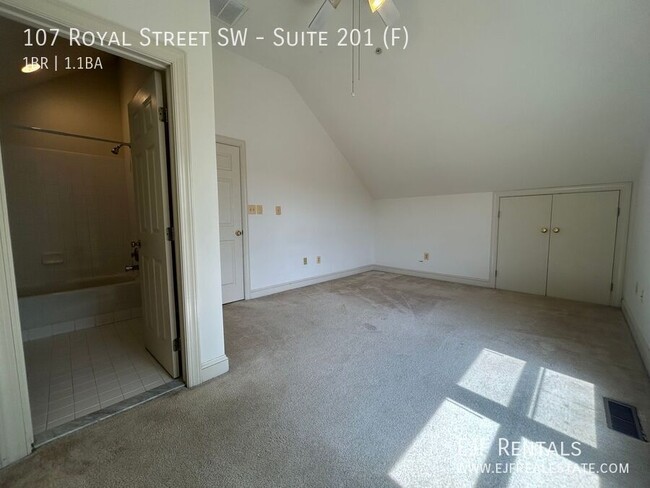 Building Photo - 107 Royal St SW
