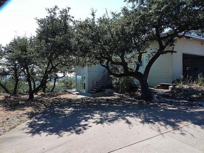 Building Photo - 525 Northwood Hills Dr