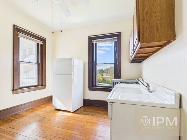 Building Photo - 24 N Main St