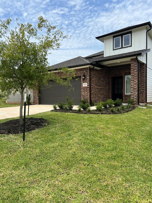 Building Photo - 1722 Cayden Oak Ln