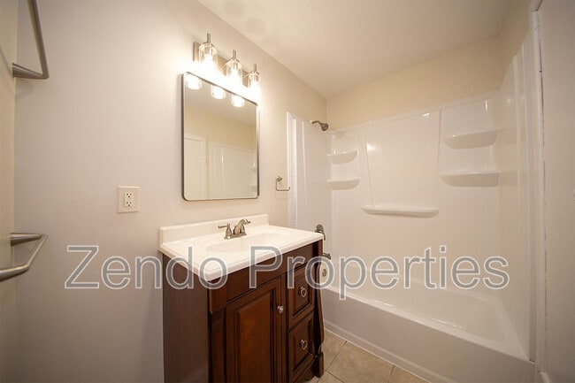 Building Photo - 4821 Vick St