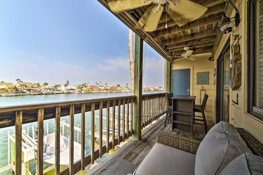 Building Photo - 15425 Fortuna Bay Dr