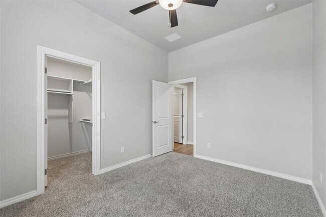 Building Photo - 16129 Villa Valeria Way