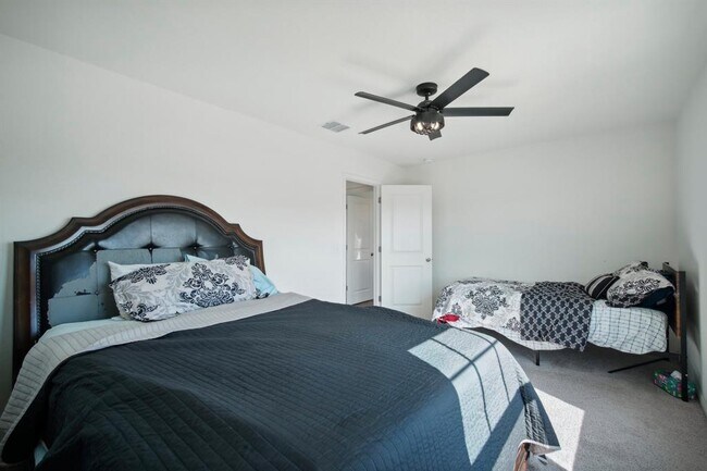 Building Photo - 200 Gemsbok Rd