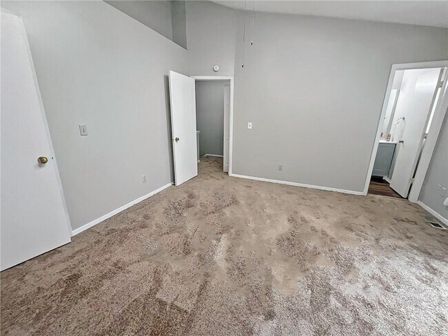 Building Photo - 5749 Wells Cir