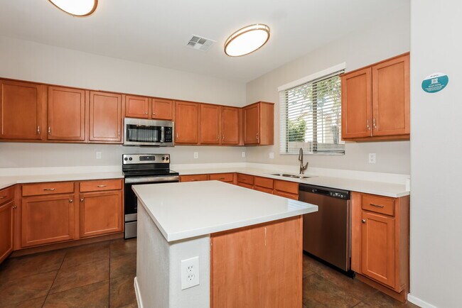 Building Photo - 3826 E Fairview St