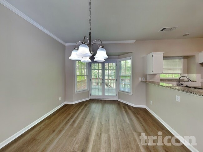 Building Photo - 4390 Pinewalk Dr