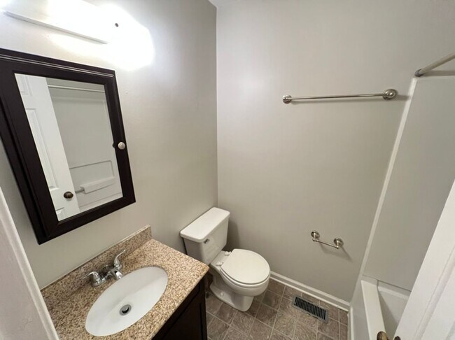 Building Photo - Quiet 3 bedroom cul-de-sac home in Rolling...