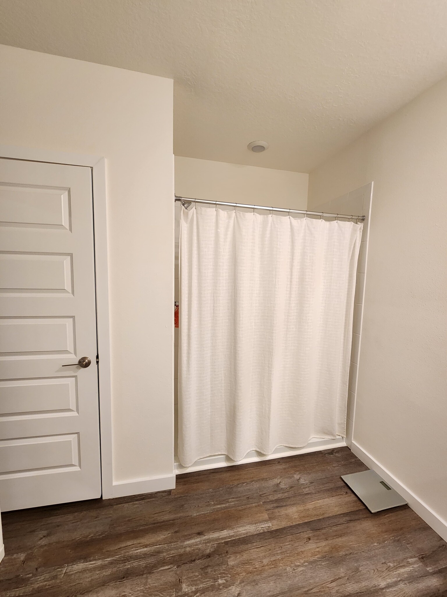 Owner's Bathroom - 17020 Barnwood Pl